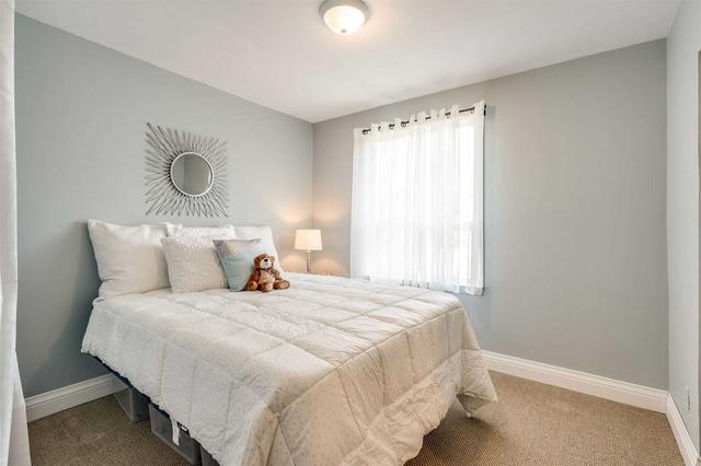 16 - 529 Claridge Rd, Townhouse with 3 bedrooms, 2 bathrooms and 2 parking in Burlington ON | Image 25