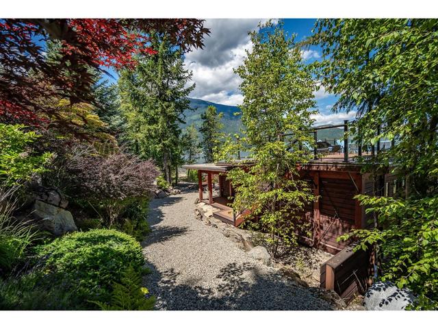 285 Kootenay Lake Road, House detached with 3 bedrooms, 4 bathrooms and 2 parking in Central Kootenay E BC | Image 91