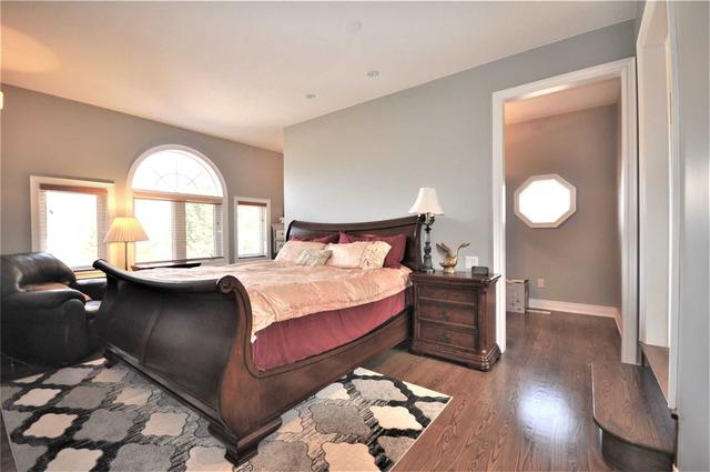 2058 Vickery Dr, House detached with 4 bedrooms, 6 bathrooms and 6 parking in Oakville ON | Image 9