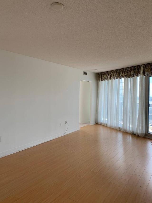 1612 - 25 Capreol Crt, Condo with 2 bedrooms, 2 bathrooms and 0 parking in Toronto ON | Image 5