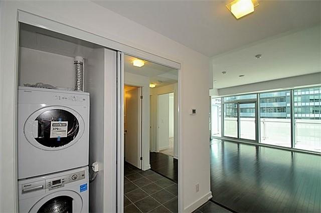 1301 - 14 York St, Condo with 3 bedrooms, 2 bathrooms and 1 parking in Toronto ON | Image 17