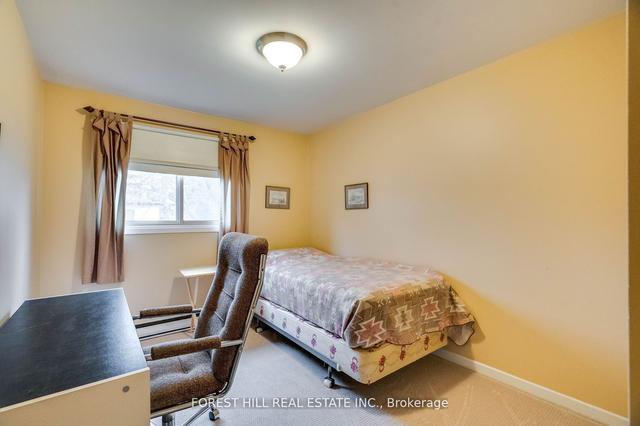 42 Coach Lite Way, Townhouse with 4 bedrooms, 2 bathrooms and 2 parking in Toronto ON | Image 4