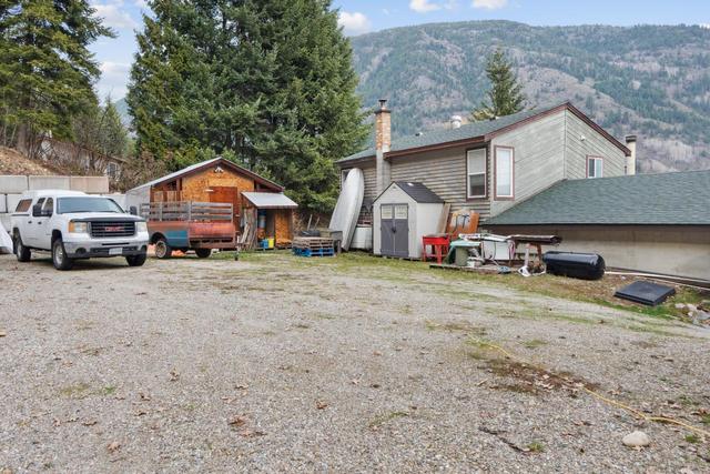 1176 Marshall Road, House detached with 4 bedrooms, 3 bathrooms and 5 parking in Central Kootenay J BC | Image 12