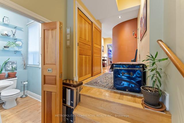 163 Niagara St, House semidetached with 4 bedrooms, 4 bathrooms and 1 parking in Toronto ON | Image 6
