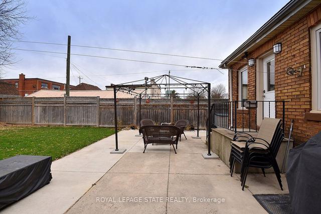 293 Fairfield Ave, House detached with 2 bedrooms, 1 bathrooms and 2 parking in Hamilton ON | Image 30