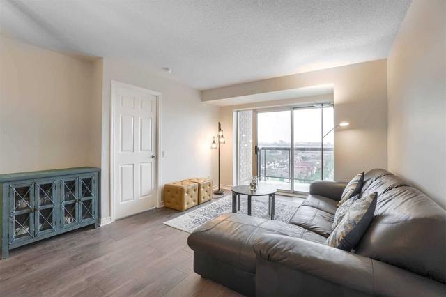 908 - 8 Mondeo Dr, Condo with 2 bedrooms, 2 bathrooms and 1 parking in Toronto ON | Image 9