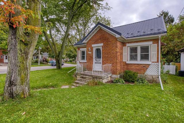 129 Binscarth Rd, House detached with 3 bedrooms, 2 bathrooms and 2 parking in Kitchener ON | Image 1