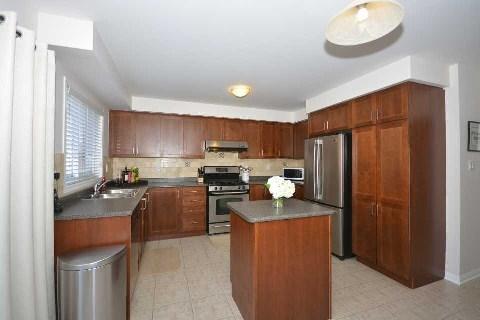 867 Maquire Terr, House detached with 4 bedrooms, 3 bathrooms and 2 parking in Milton ON | Image 4