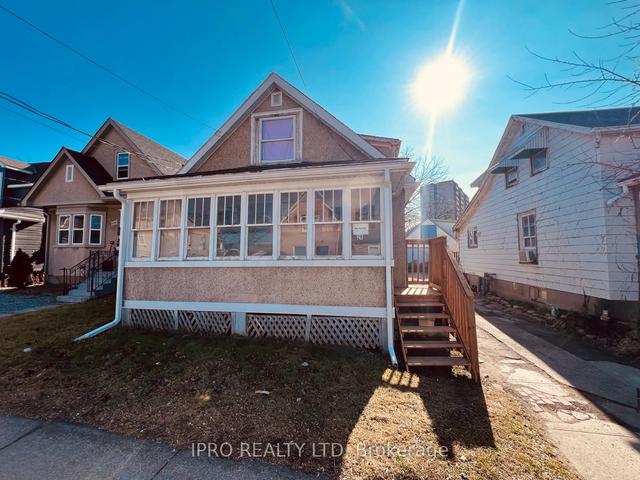 28 Division St, House detached with 5 bedrooms, 2 bathrooms and 1 parking in St. Catharines ON | Image 12