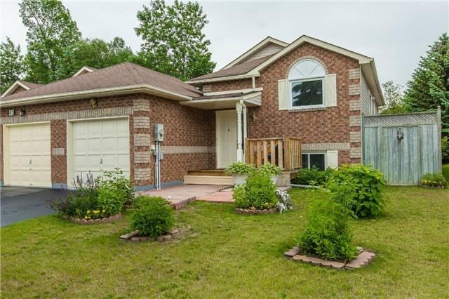 45 Donald Cres, House attached with 2 bedrooms, 2 bathrooms and 2 parking in Wasaga Beach ON | Image 1