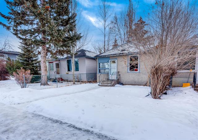 137 26 Avenue Ne, House detached with 2 bedrooms, 1 bathrooms and 1 parking in Calgary AB | Image 5