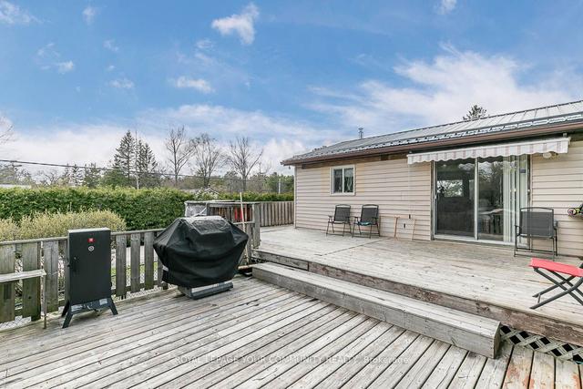 24 Oakwood Dr, House detached with 3 bedrooms, 2 bathrooms and 4 parking in Kawartha Lakes ON | Image 16
