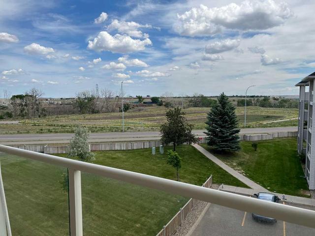 310 - 1648 Saamis Drive Nw, Condo with 1 bedrooms, 1 bathrooms and 1 parking in Medicine Hat AB | Image 4