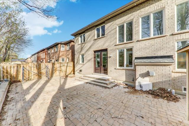 49 Starry Cres, House detached with 4 bedrooms, 3 bathrooms and 5 parking in Toronto ON | Image 30