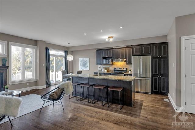 6787 Breanna Cardill Street, Townhouse with 3 bedrooms, 4 bathrooms and 3 parking in Ottawa ON | Image 6