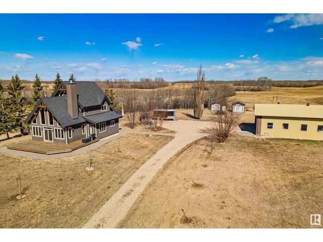 20036 Township Road 414, House detached with 3 bedrooms, 2 bathrooms and null parking in Stettler County No. 6 AB | Image 1