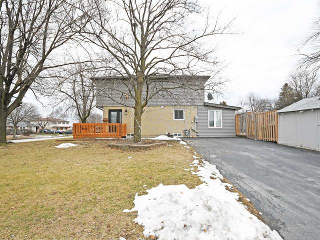 4 Gulliver Cres, House semidetached with 3 bedrooms, 2 bathrooms and 4 parking in Brampton ON | Image 1