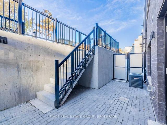 106 - 12 Marquette Ave, Townhouse with 1 bedrooms, 1 bathrooms and 0 parking in Toronto ON | Image 16