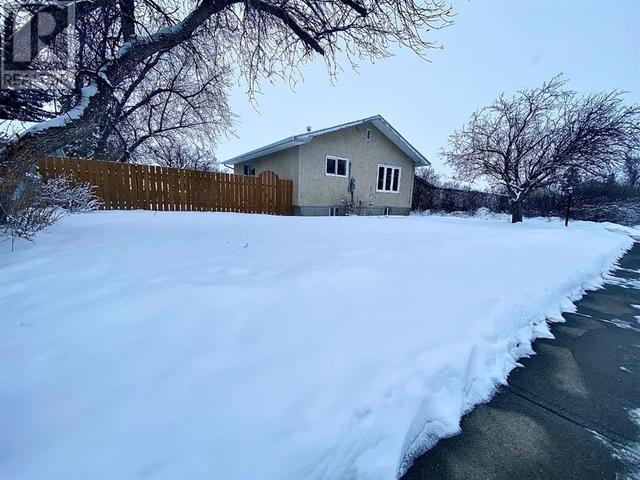 137 19, House detached with 3 bedrooms, 2 bathrooms and 3 parking in Fort Macleod AB | Image 2