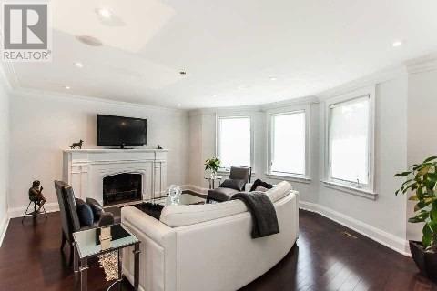 152 Highbourne Rd, House detached with 6 bedrooms, 3 bathrooms and 3 parking in Toronto ON | Image 7