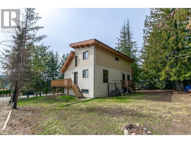 5271 Meadow Creek Crescent, House detached with 3 bedrooms, 2 bathrooms and 4 parking in Columbia Shuswap F BC | Image 37