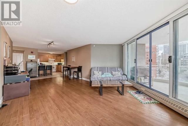 904, - 804 3 Avenue Sw, Condo with 2 bedrooms, 2 bathrooms and 2 parking in Calgary AB | Image 3