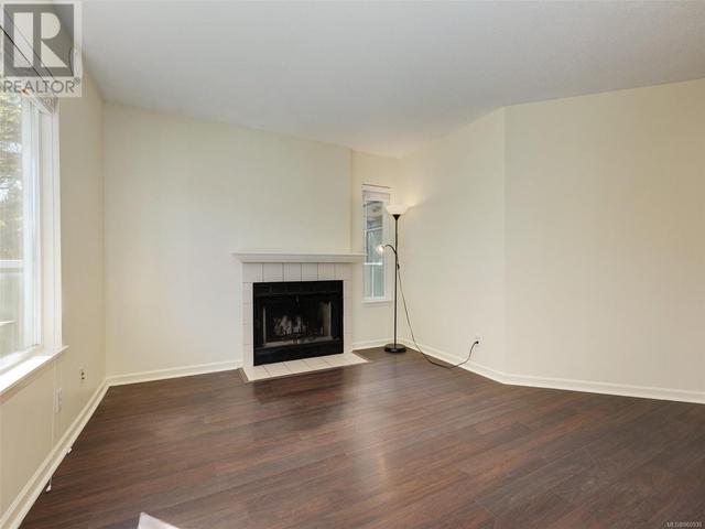 314 - 2520 Wark St, Condo with 2 bedrooms, 2 bathrooms and 1 parking in Victoria BC | Image 4