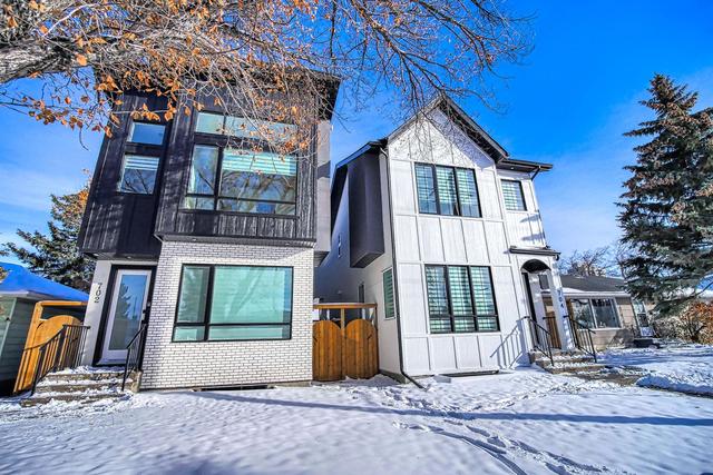 704 37 Street Sw, House detached with 4 bedrooms, 3 bathrooms and 2 parking in Calgary AB | Image 2