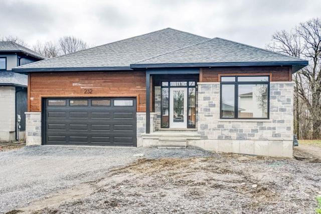 276 Wood Avenue, House detached with 3 bedrooms, 2 bathrooms and 4 parking in Smiths Falls ON | Image 2