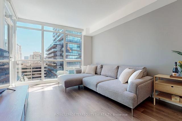 1001 - 30 Roehampton Ave, Condo with 1 bedrooms, 1 bathrooms and 1 parking in Toronto ON | Image 12