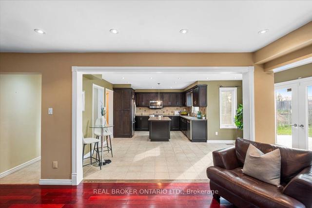 5972 Aquarius Crt, House detached with 4 bedrooms, 4 bathrooms and 6 parking in Mississauga ON | Image 5
