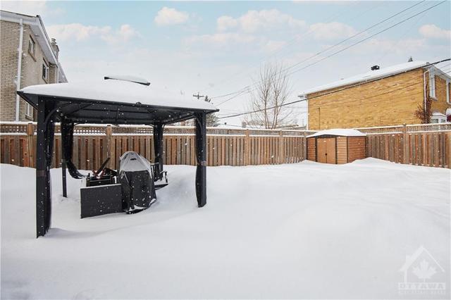 1239 Emperor Avenue, House detached with 3 bedrooms, 3 bathrooms and 7 parking in Ottawa ON | Image 27