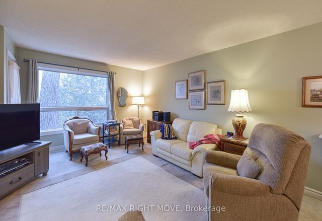 205 - 166 Owen St, Condo with 2 bedrooms, 1 bathrooms and 1 parking in Barrie ON | Image 6