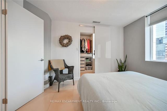 702 - 36 James St S, Condo with 2 bedrooms, 1 bathrooms and 1 parking in Hamilton ON | Image 4