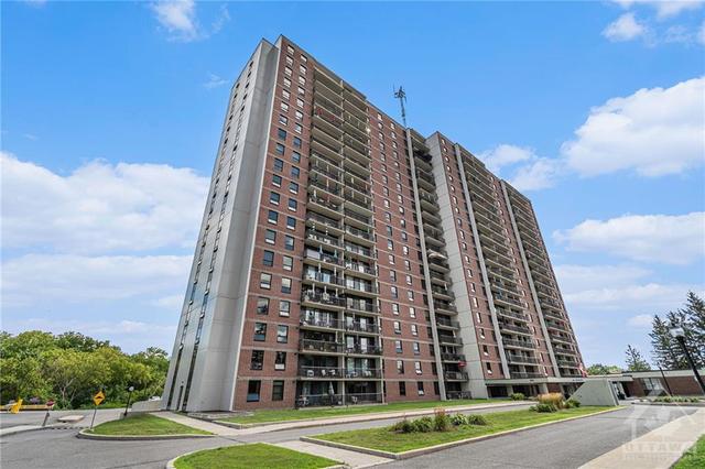 2111 - 665 Bathgate Drive, Condo with 3 bedrooms, 2 bathrooms and 1 parking in Ottawa ON | Image 1