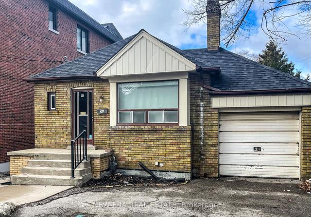 56 Camberwell Rd, House detached with 2 bedrooms, 2 bathrooms and 3 parking in Toronto ON | Image 1