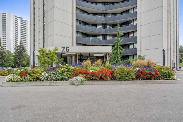 107 - 75 Graydon Hall Dr, Condo with 3 bedrooms, 2 bathrooms and 1 parking in Toronto ON | Image 1