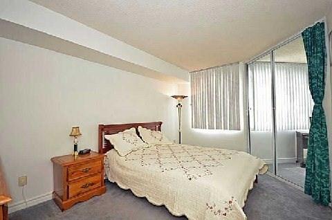 1206 - 4 Park Vista Dr, Condo with 2 bedrooms, 2 bathrooms and 1 parking in Toronto ON | Image 10