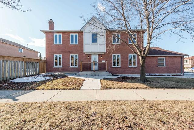 86 Nuffield St, House detached with 4 bedrooms, 3 bathrooms and 6 parking in Brampton ON | Image 1