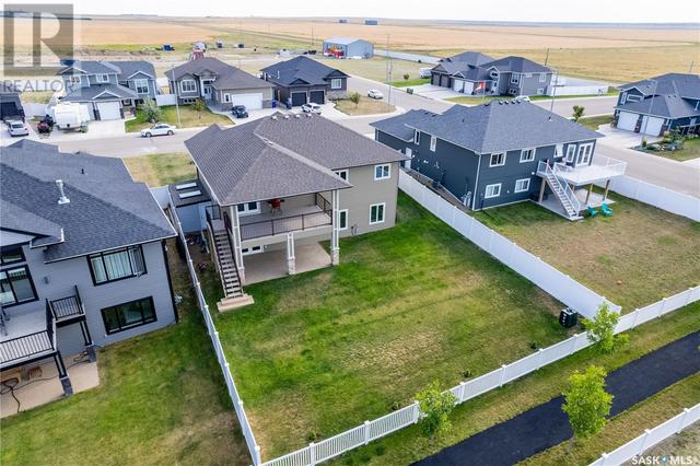 403 Prairie View Drive, House detached with 5 bedrooms, 3 bathrooms and null parking in Dundurn SK | Image 4