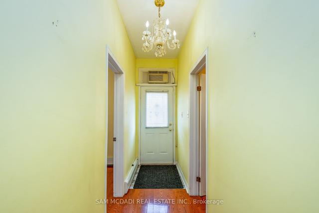 238a Bathurst St, House attached with 3 bedrooms, 2 bathrooms and 2 parking in Toronto ON | Image 40