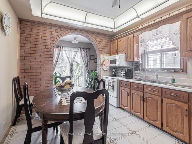 44 Rusholme Rd, House semidetached with 5 bedrooms, 2 bathrooms and 1 parking in Toronto ON | Image 4