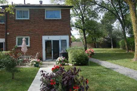 2 Balmoral Dr, Townhouse with 3 bedrooms, 2 bathrooms and 1 parking in Brampton ON | Image 9