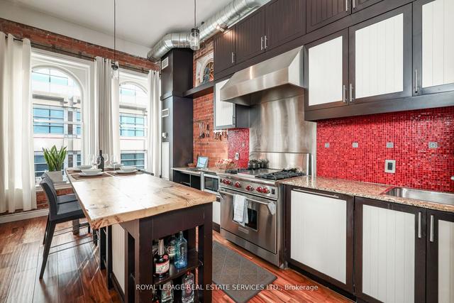 401 - 915 King St W, Condo with 1 bedrooms, 2 bathrooms and 1 parking in Toronto ON | Image 3