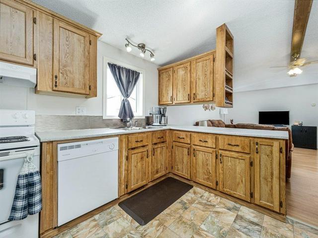 66 - 2715 Westside Drive W, Home with 3 bedrooms, 2 bathrooms and 2 parking in Lethbridge AB | Image 18