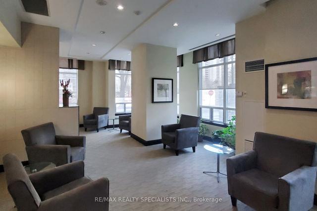 3211 - 3504 Hurontario St, Condo with 1 bedrooms, 1 bathrooms and 1 parking in Mississauga ON | Image 7