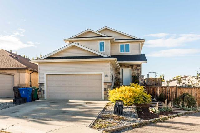 355 Mt Sunburst Way W, House detached with 5 bedrooms, 4 bathrooms and 4 parking in Lethbridge AB | Image 2