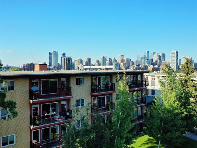406, - 1424 22 Avenue Sw, Condo with 2 bedrooms, 1 bathrooms and 1 parking in Calgary AB | Card Image