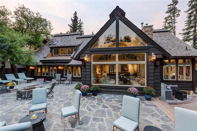 301 Buffalo Street, House detached with 7 bedrooms, 6 bathrooms and 6 parking in Banff AB | Image 1