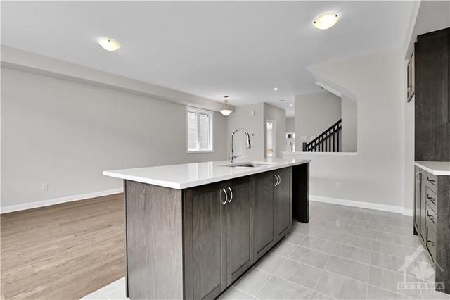 189 Invention Boulevard, Townhouse with 3 bedrooms, 4 bathrooms and 2 parking in Ottawa ON | Image 10